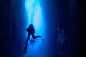 DS-Divers-caves-in-Malta