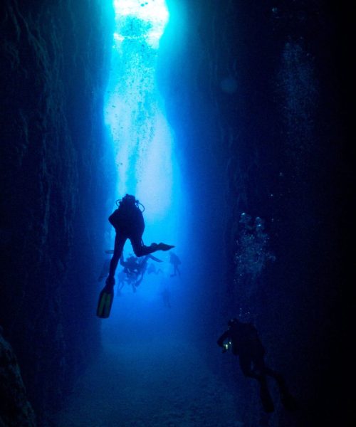 DS-Divers-caves-in-Malta